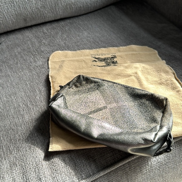 Burberry wristlet - Picture 4 of 4